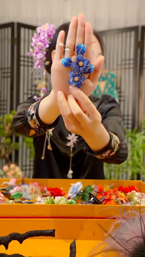 织绣顾**～蓝色花改懒人夹