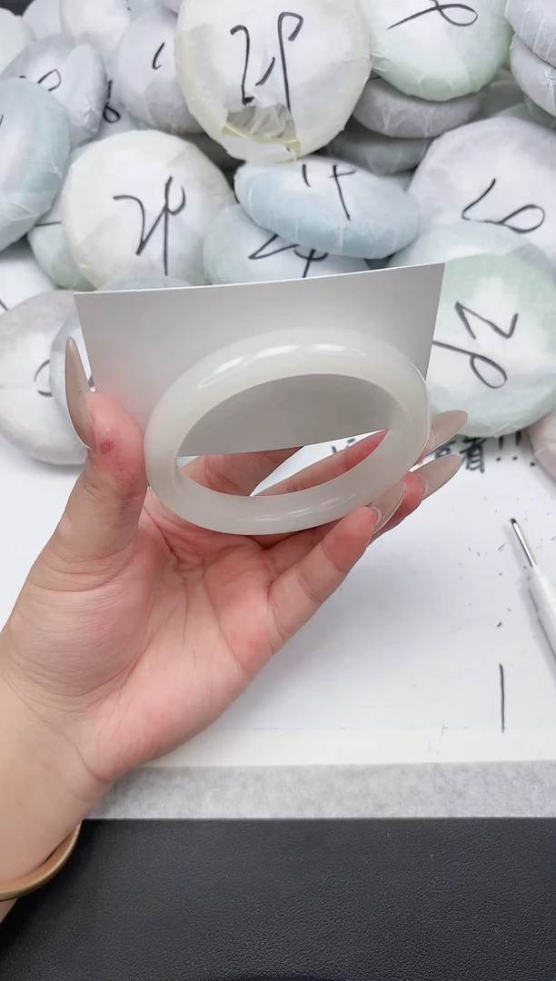 未镶嵌手镯石英质玉84-61.5