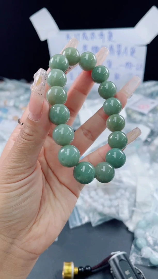 未镶嵌戒指翡翠珠串