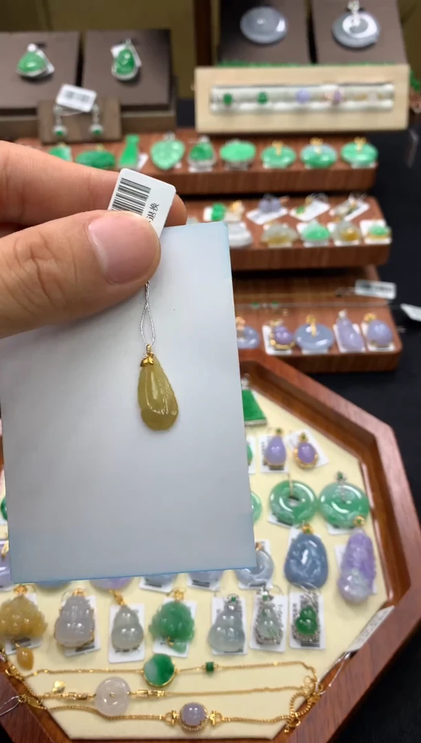 吊坠(不含链)18K金镶嵌翡翠羽毛