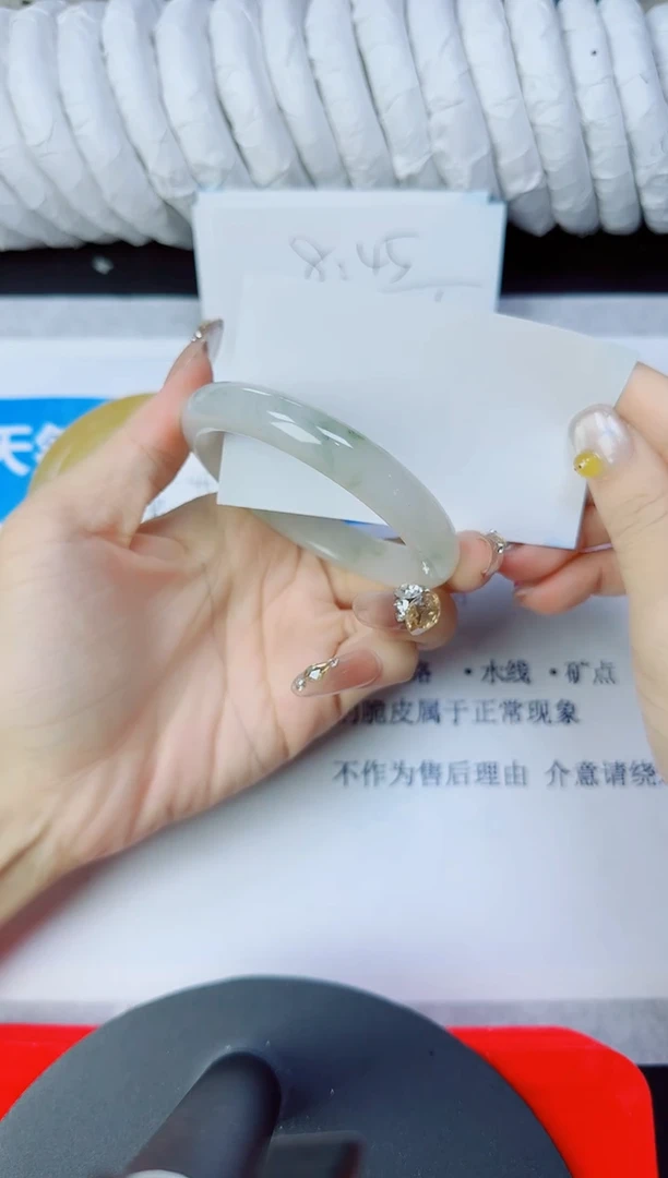 石英质玉手镯未镶嵌47/57