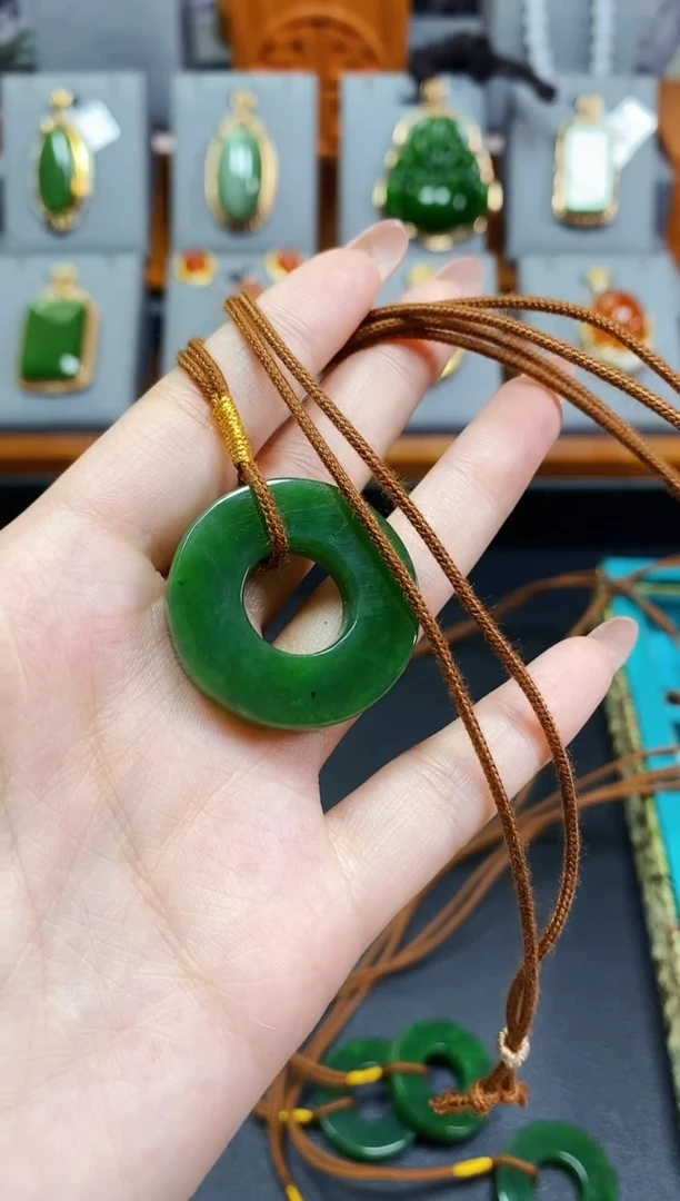 颈饰未镶嵌和田玉碧玉平安扣