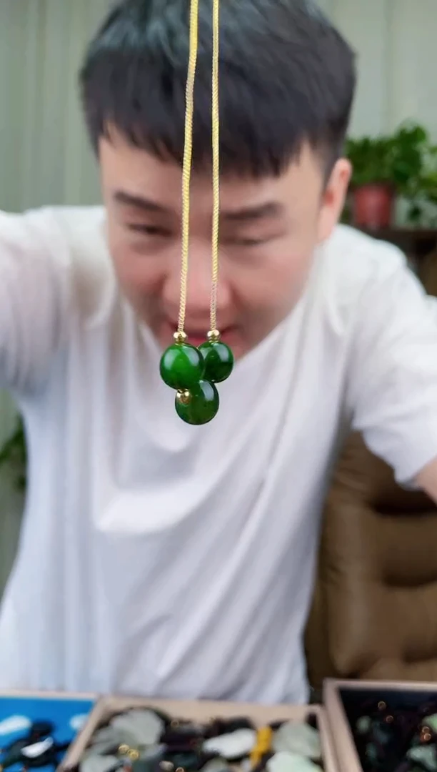 和田玉未镶嵌颈饰拍一发一，多样性发货