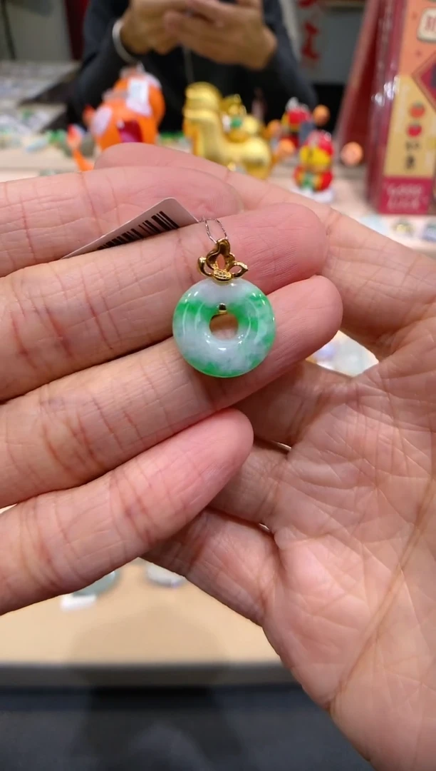 【闪购商品】翡翠吊坠(不含链)18K金镶嵌甜甜圈