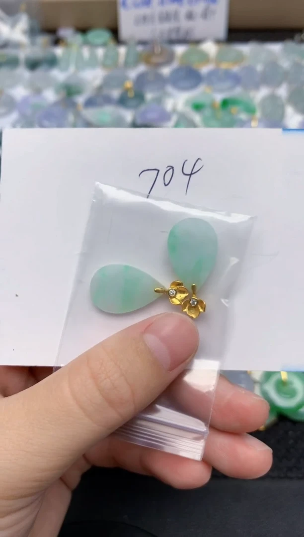 翡翠未镶嵌颈饰天然缅甸A货翡翠