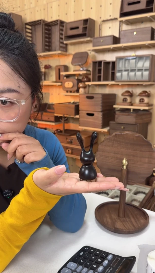 木紫光檀小兔羊角眼霜按摩棒