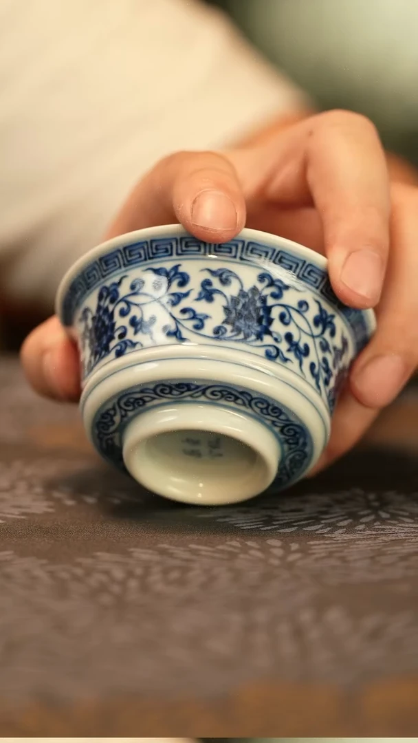 出货幕古缠枝莲小马蹄杯
