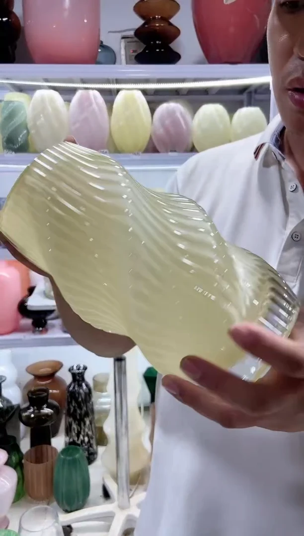 小号黄色扭扭花瓶
