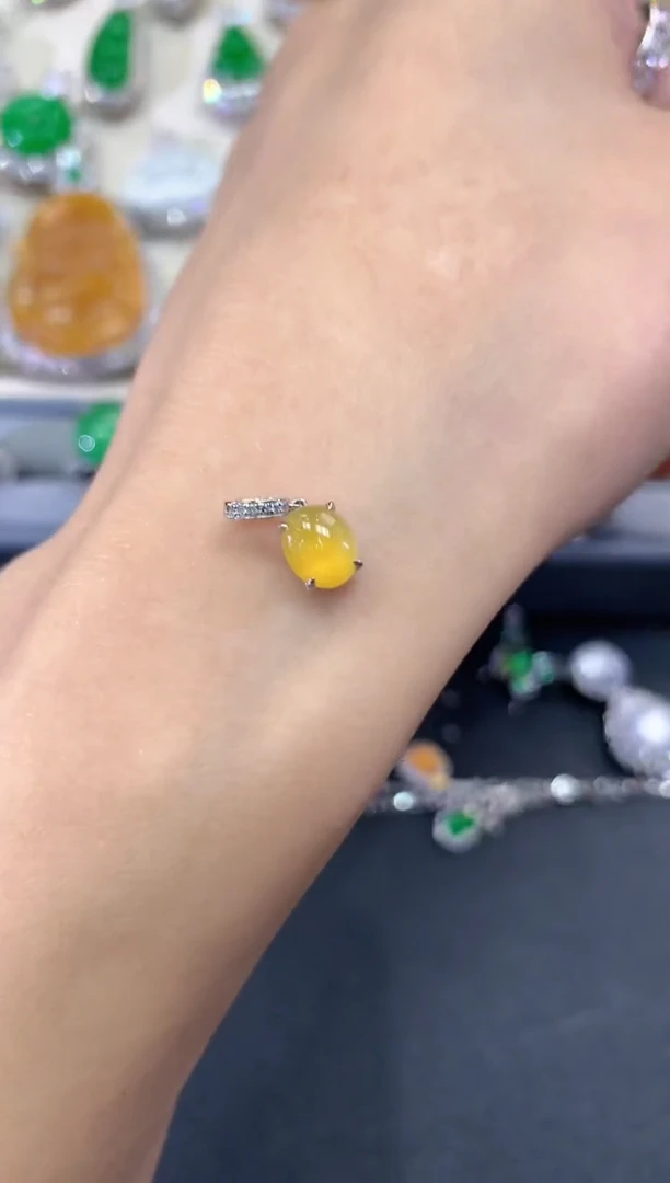 【闪购商品】翡翠吊坠(不含链)18K金镶嵌q72
