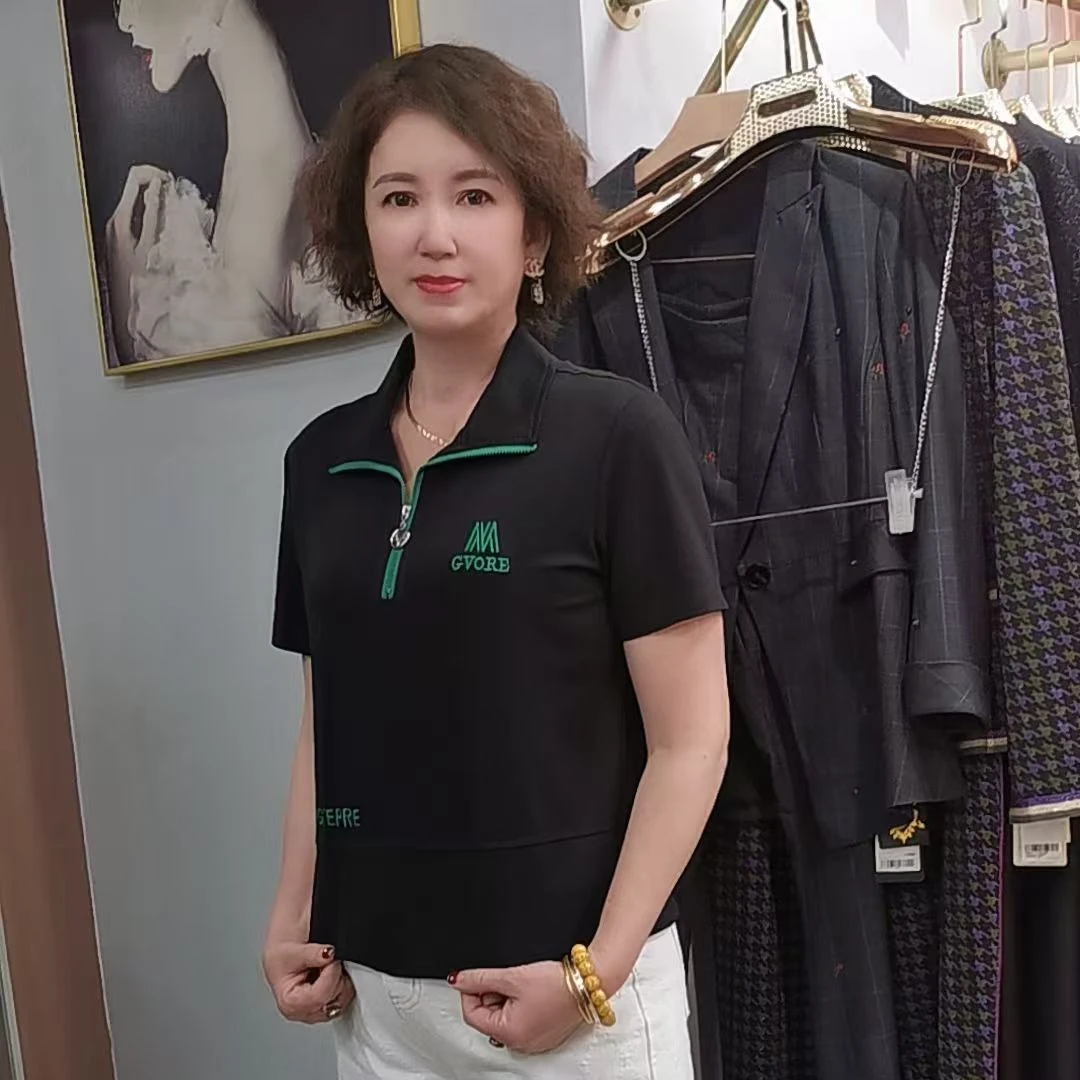 茹茹时装黑色短袖