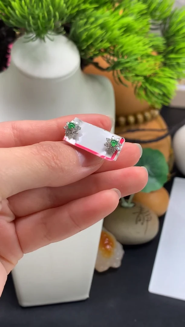 未镶嵌翡翠耳饰温**初---112368