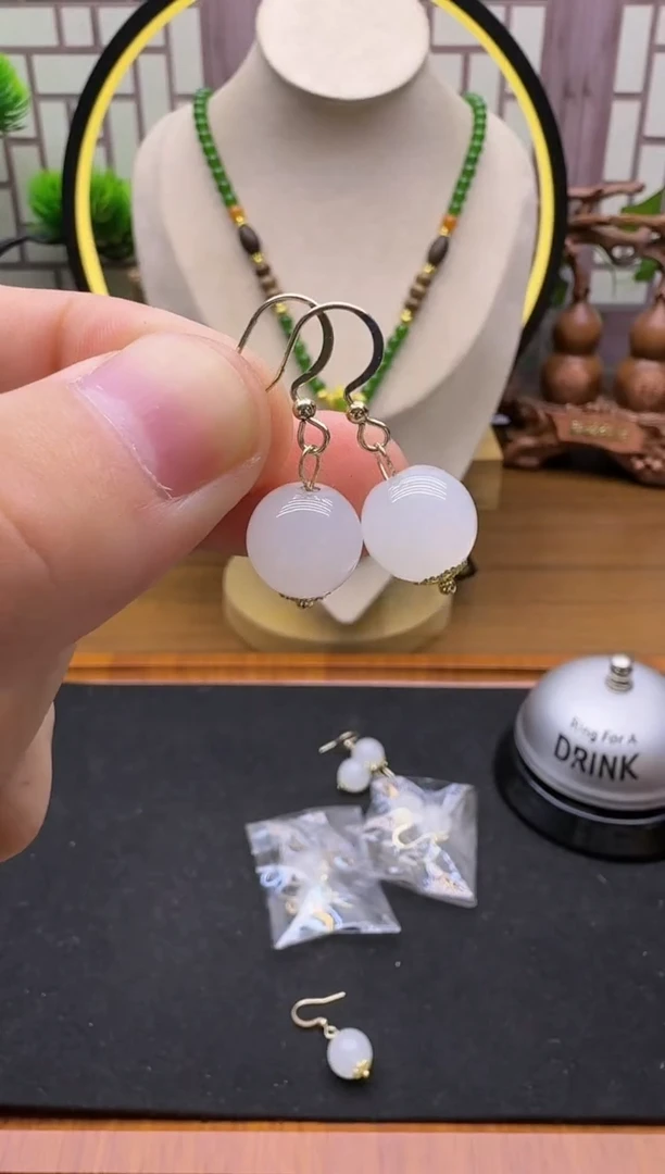 14K金镶嵌和田玉耳饰E118