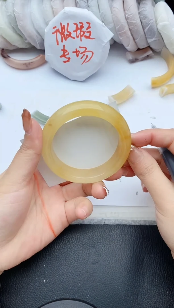 【闪购商品】石英质玉手镯未镶嵌349+55/56