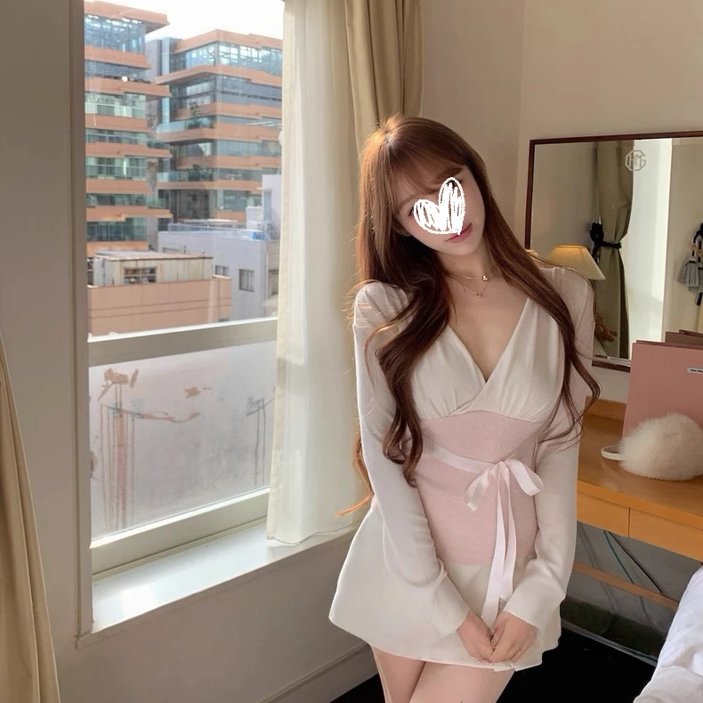 【纯欲芭蕾】撞色拼接V领打底长袖T恤女秋冬内搭收腰上衣