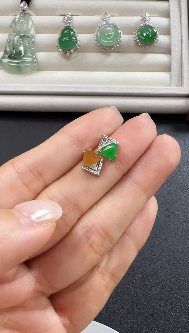 18K金镶嵌翡翠耳饰KSP1219-039