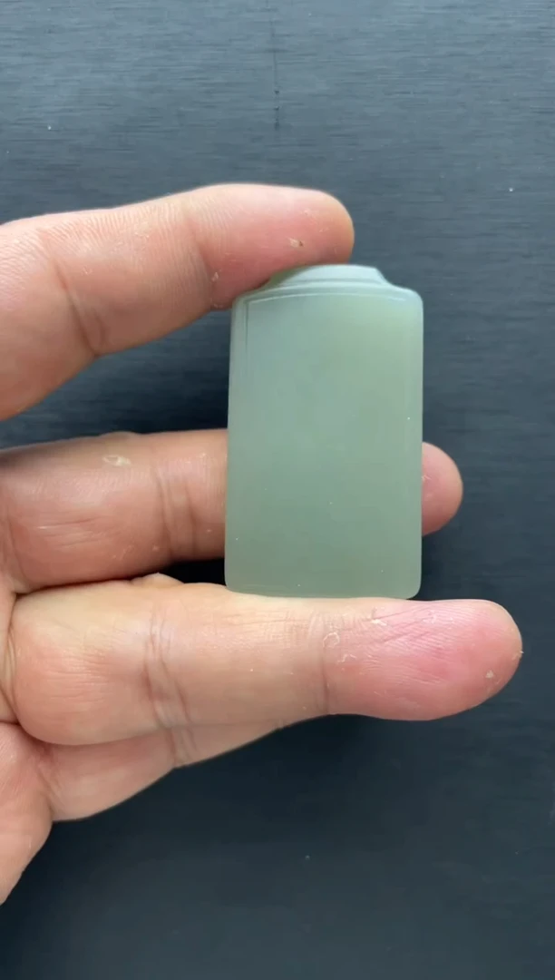 和田玉未镶嵌颈饰牌子