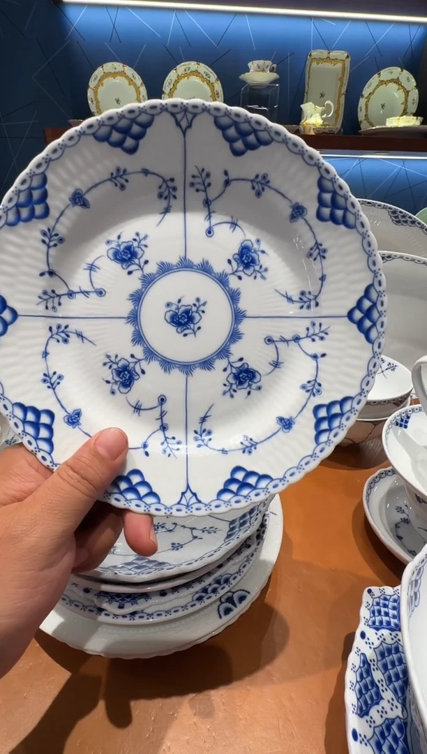 瓷五花马唐草餐具套组