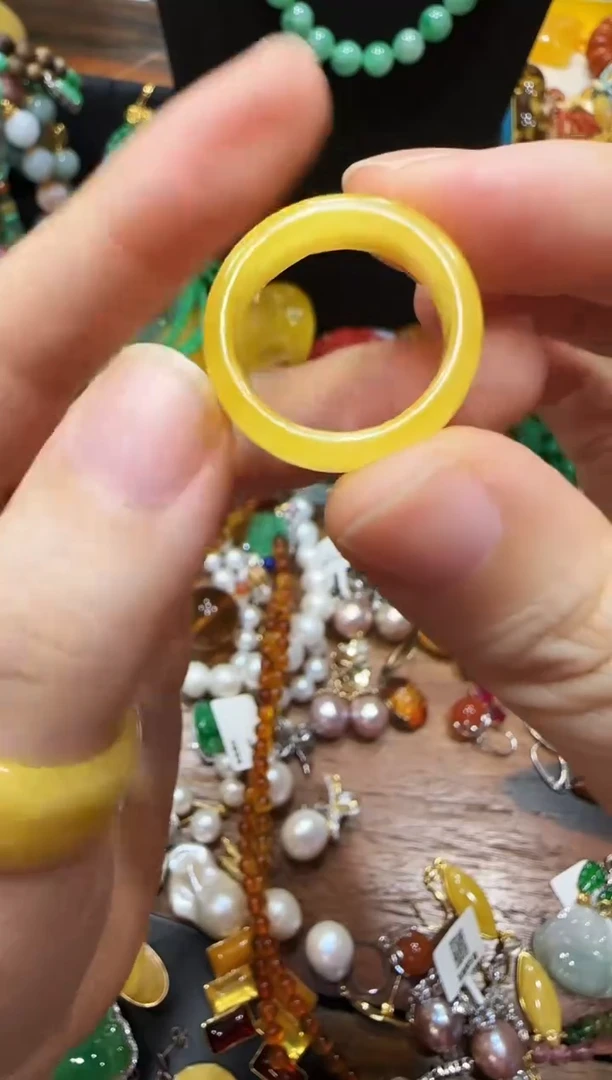 未镶嵌琥珀戒指蜜蜡