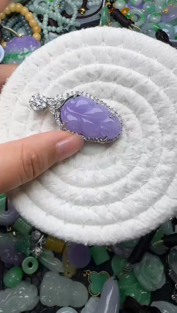 颈饰未镶嵌翡翠缅甸翡翠吊坠