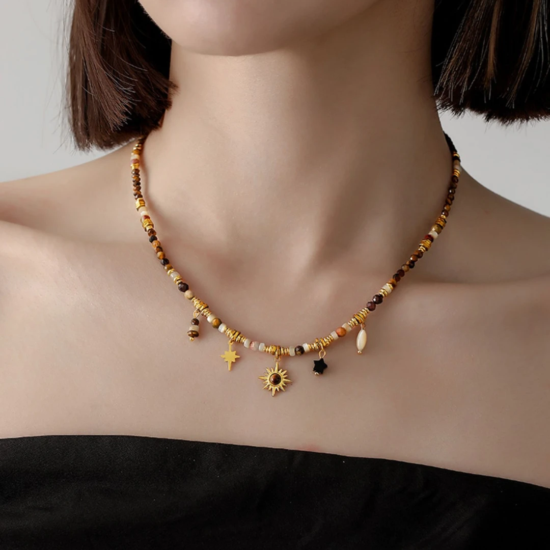 钛钢项链  小众太阳花锁骨链虎眼石吊坠复古美拉德项链女新款颈链