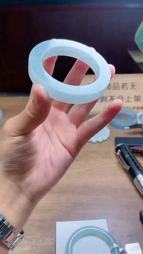 定制翡翠手镯未镶嵌秋*定制