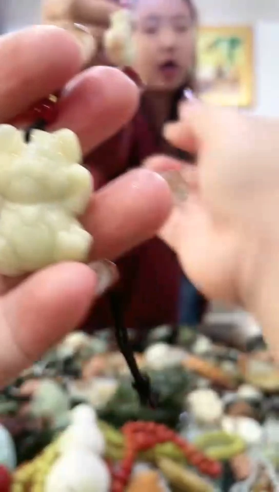 未镶嵌岫玉挂件