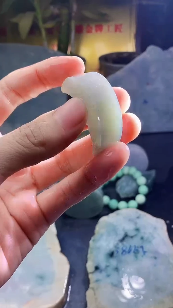 未镶嵌挂件翡翠小雨102