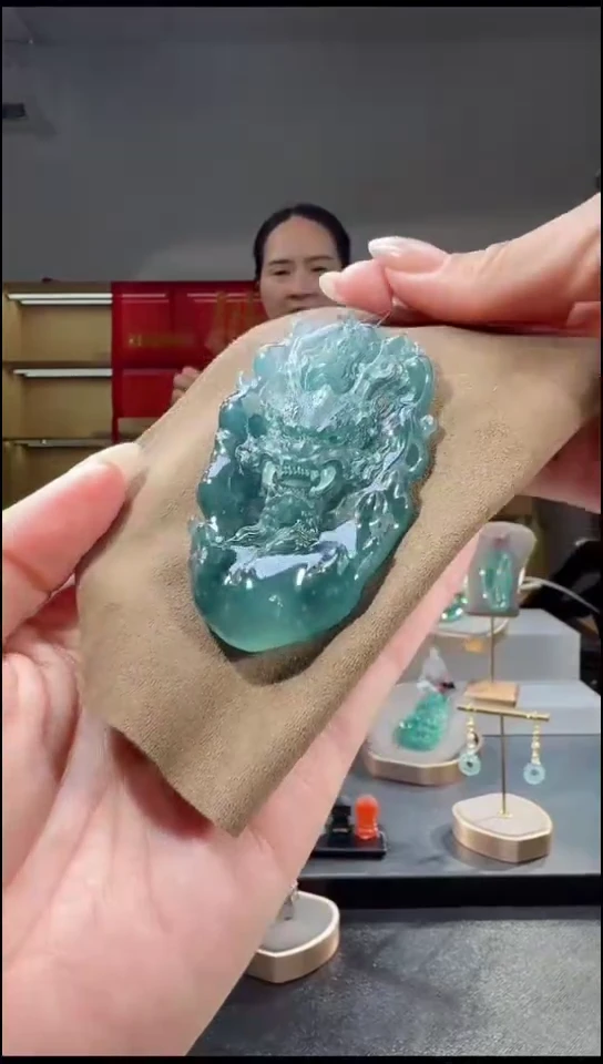 吊坠(不含链)未镶嵌翡翠龙牌