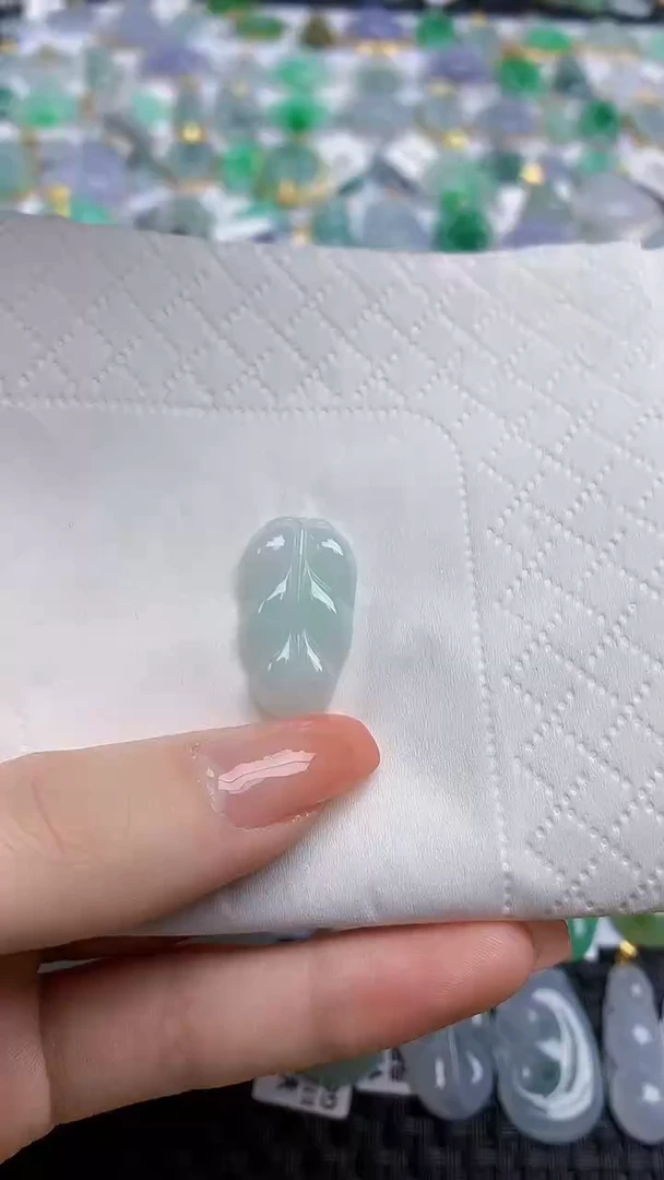 【闪购商品】翡翠颈饰未镶嵌天然翡翠A货
