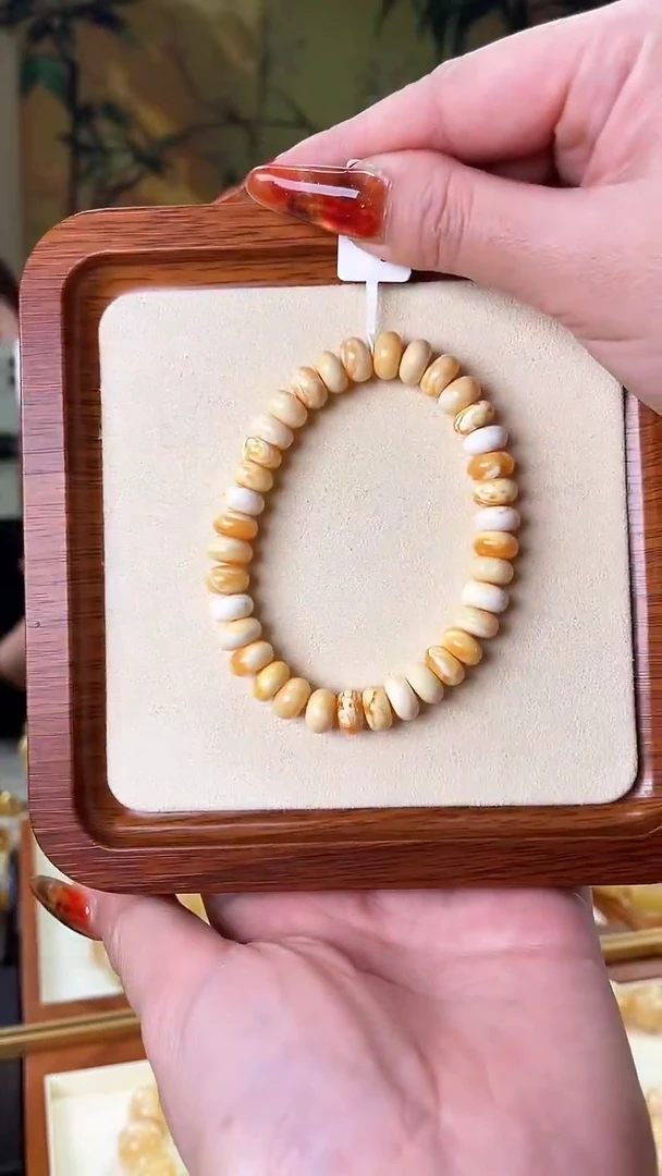 【闪购商品】蜜蜡裸石未镶嵌手串