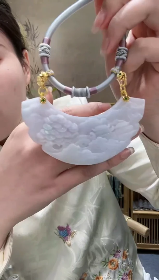 【闪购商品】翡翠颈饰未镶嵌吊坠