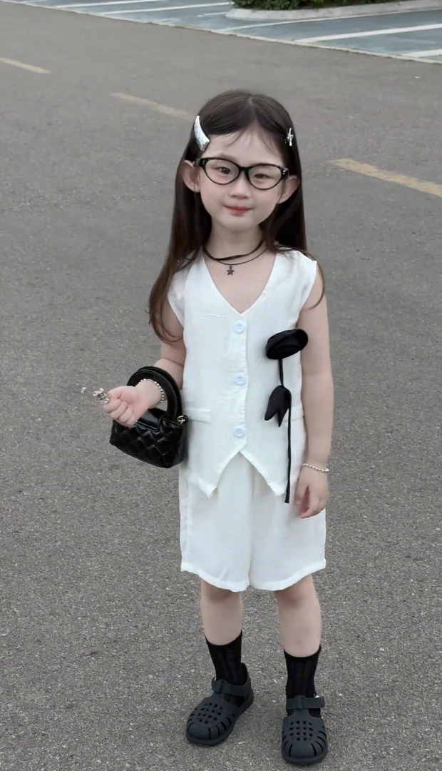 女童马甲套装2025夏季新款白色背心短裤2件套夏装薄款