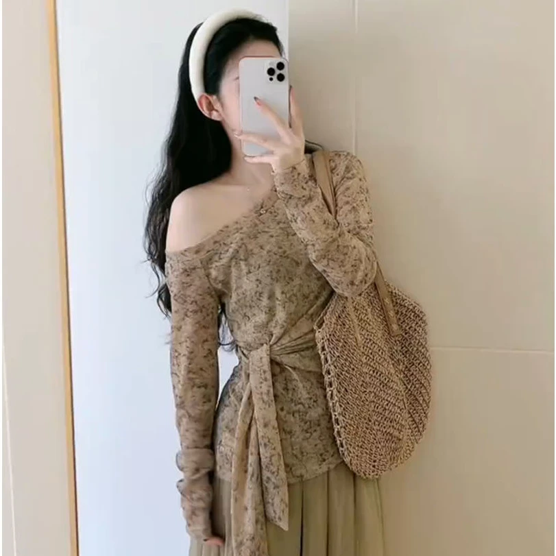 2025早秋新款韩版不规则扎染长袖T恤女修身显瘦绑带斜肩打底上衣
