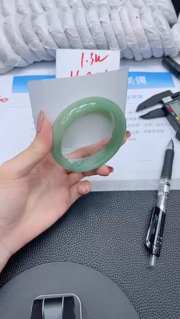 石英质玉手镯未镶嵌216-56