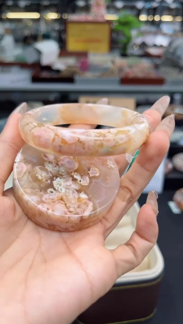 【闪购商品】石英质玉手镯未镶嵌59圈口（赠品镯心）S907560