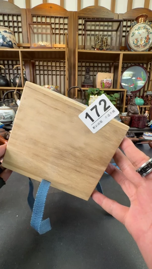 摆件  注意：回流商品，默认有瑕，不退不换。