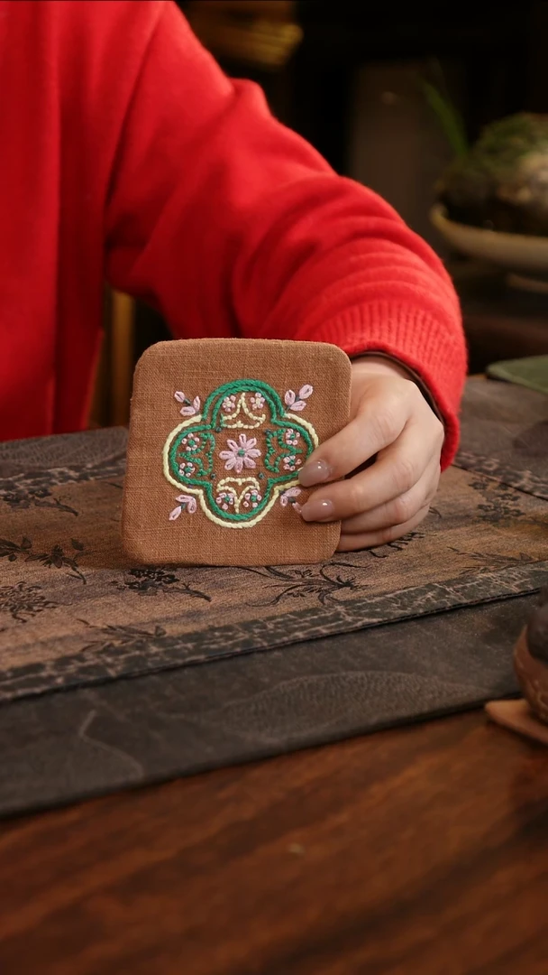 【闪购商品】织绣窗花纹正方形杯垫D款