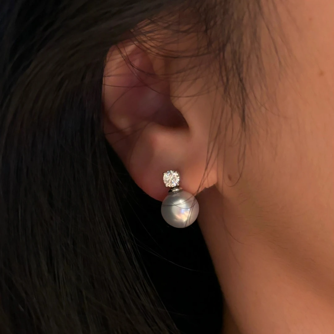 18K金澳白珍珠耳钉戴妃款微巴洛克天然澳白珍珠简约高级感显气质