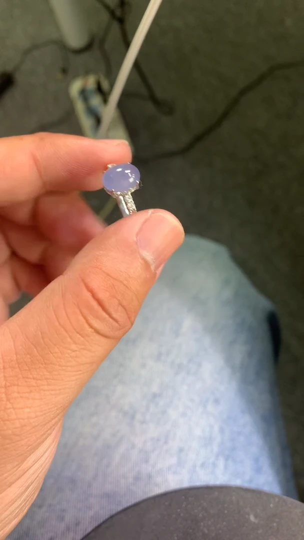 颈饰18K金镶嵌翡翠S***y紫蛋面戒指
