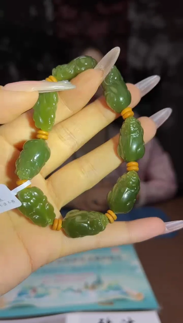 和田玉未镶嵌颈饰A387