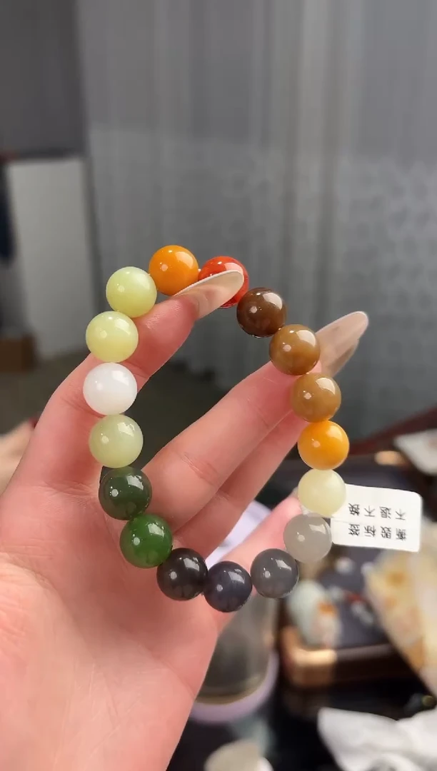 手串未镶嵌和田玉董小姐推荐 多样性发货 拍一发一db