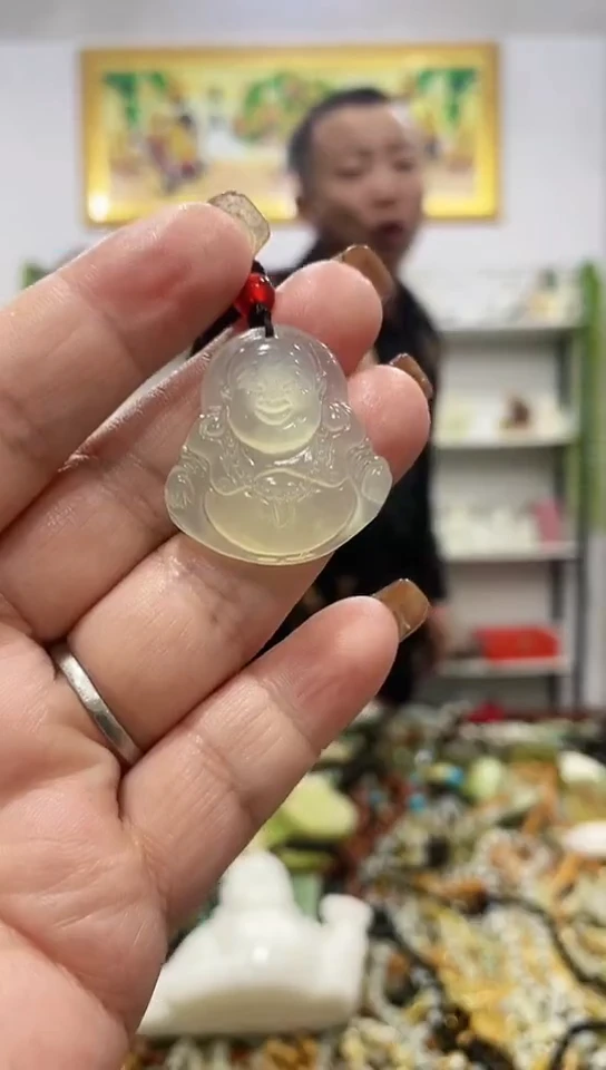 未镶嵌蛇纹石玉吊坠