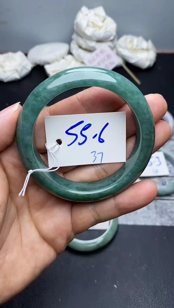 未镶嵌手镯翡翠37