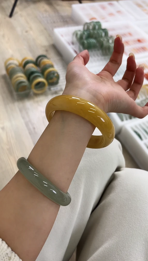 未镶嵌手镯石英质玉70-63HU