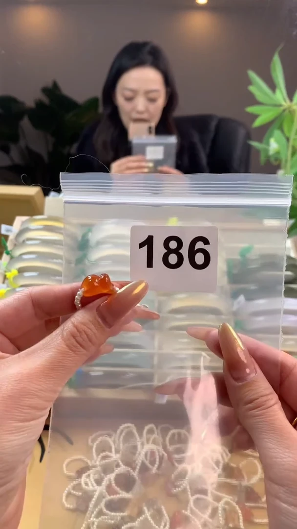 【闪购商品】玛瑙/玉髓手镯未镶嵌186