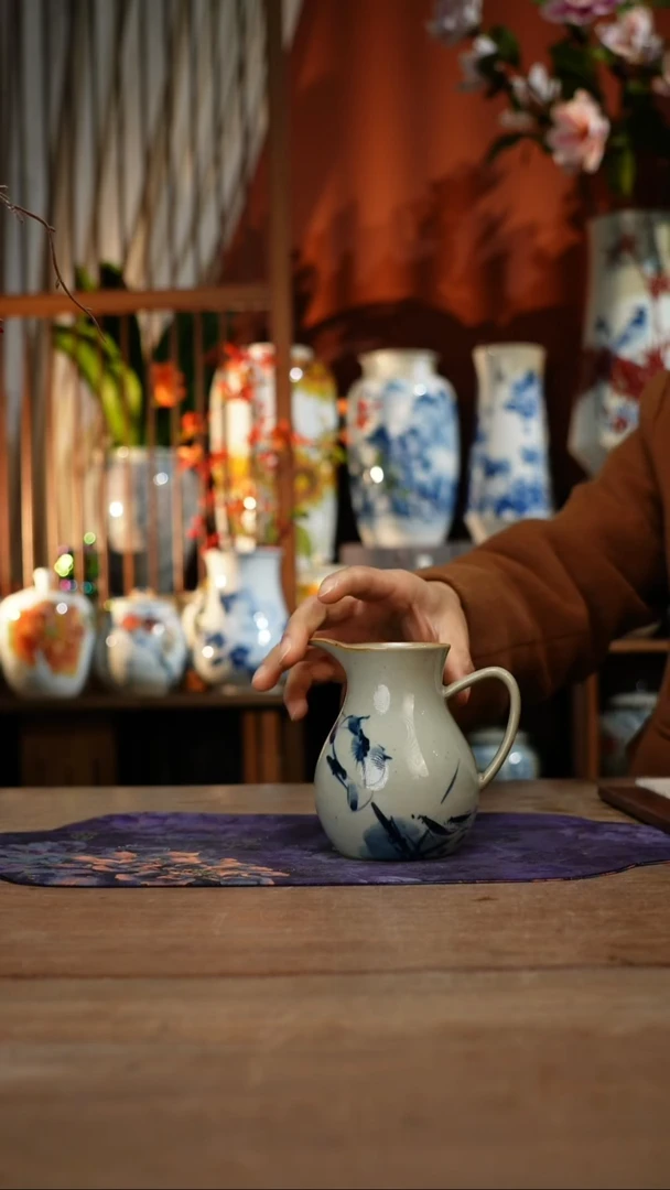 当代景德镇设计师釉下手绘陶瓷花瓶