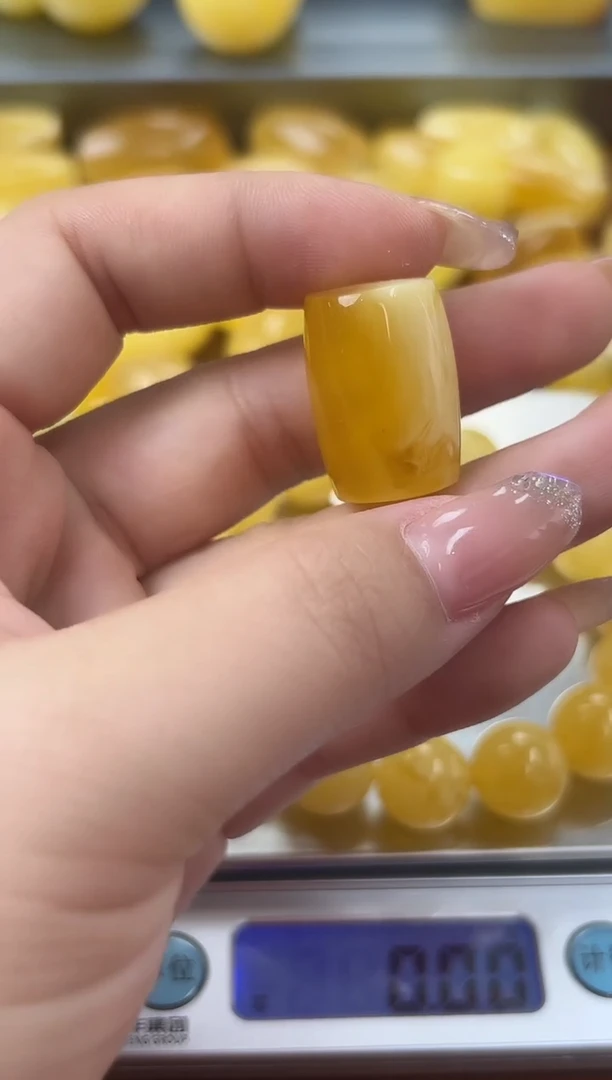 未镶嵌蜜蜡裸石琥珀蜜蜡吊坠