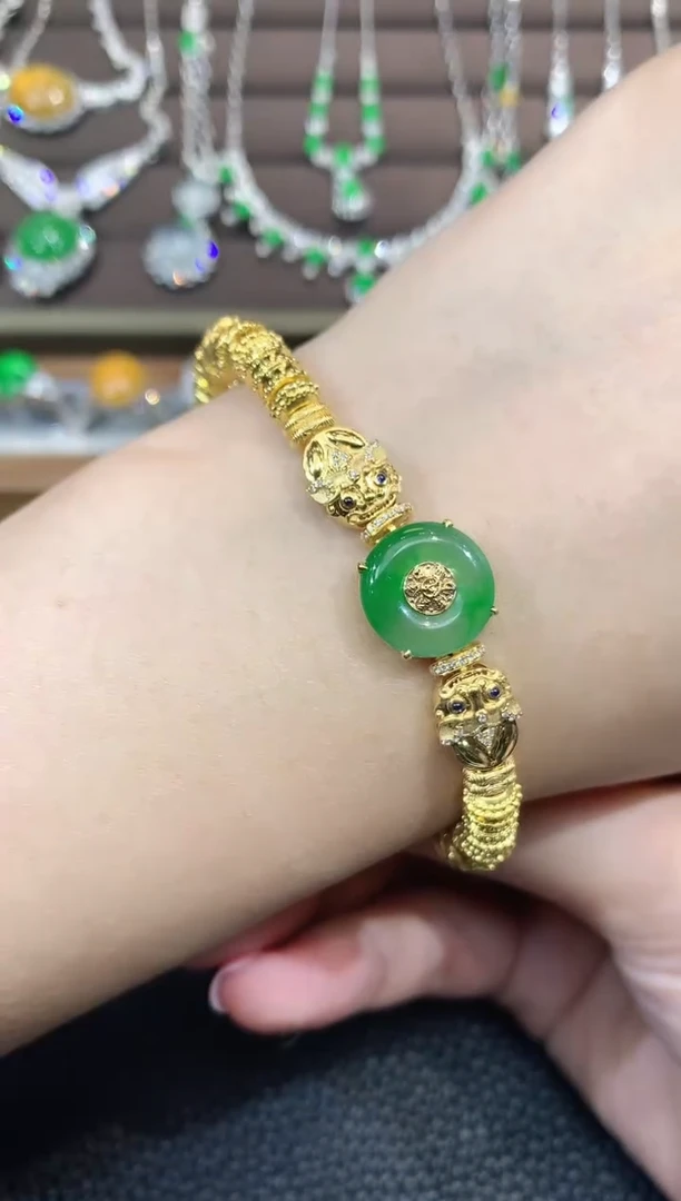 18K金镶嵌手链翡翠A79