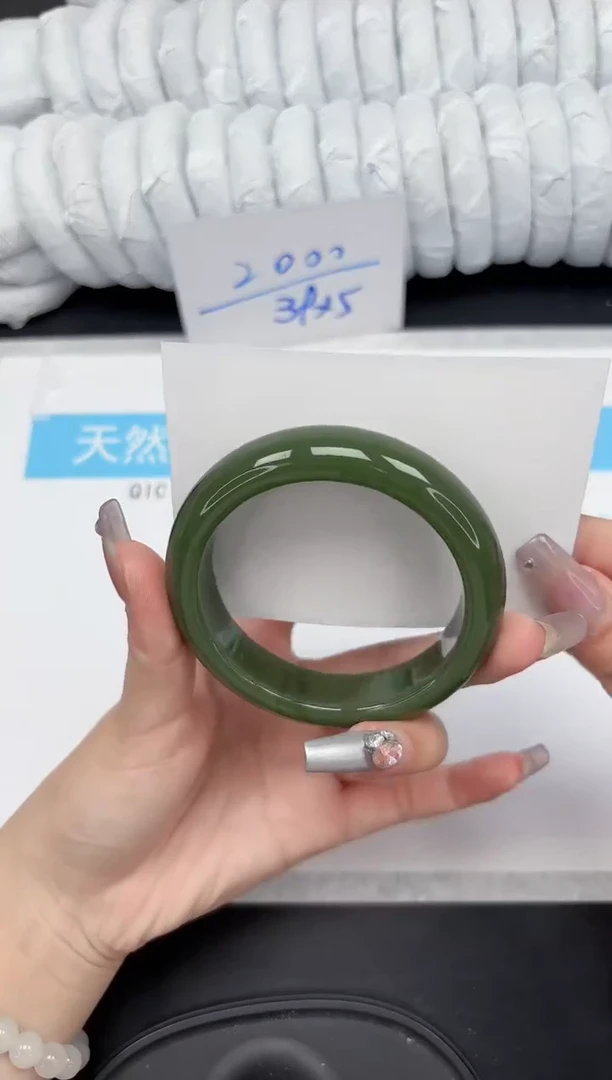 【闪购商品】石英质玉手镯未镶嵌28-57.8