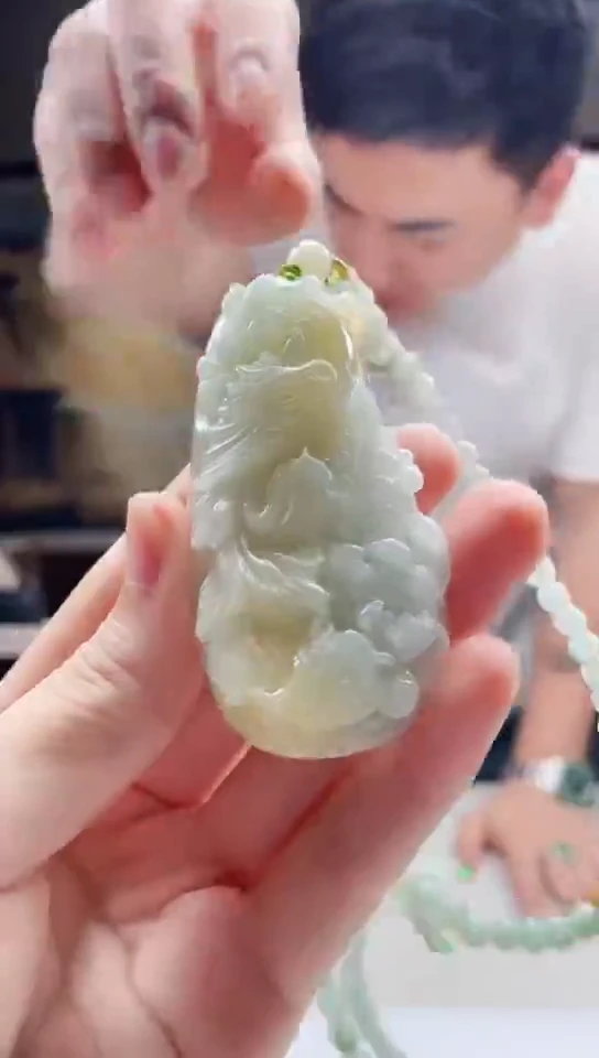 翡翠未镶嵌吊坠(不含链)109